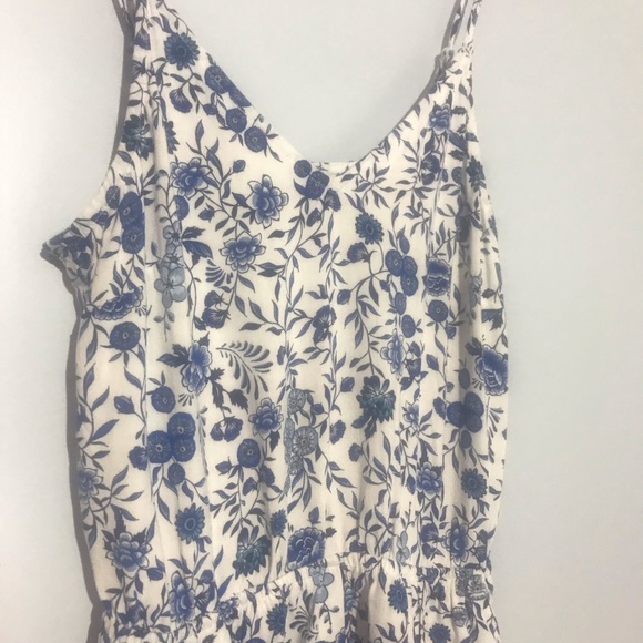 Blue Floral Romper. Size 4 - Picture 6 of 13